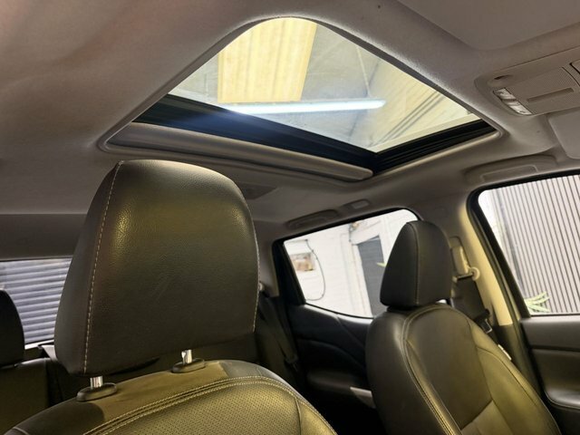 Nissan Navara Automatic Black #13