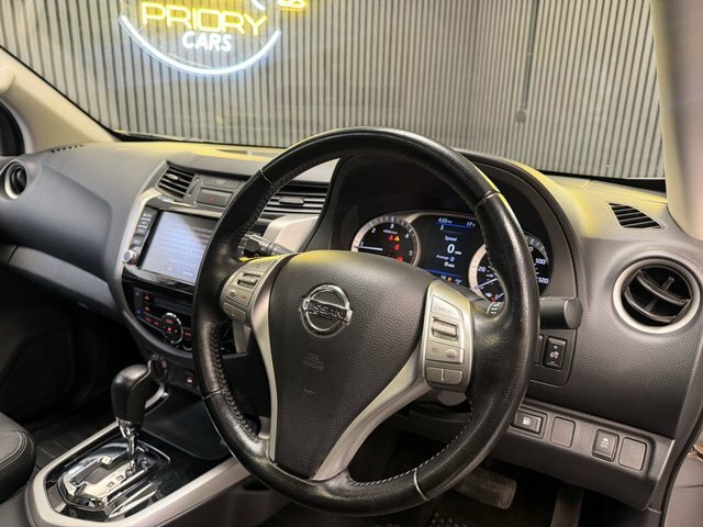 Nissan Navara Automatic Black #8