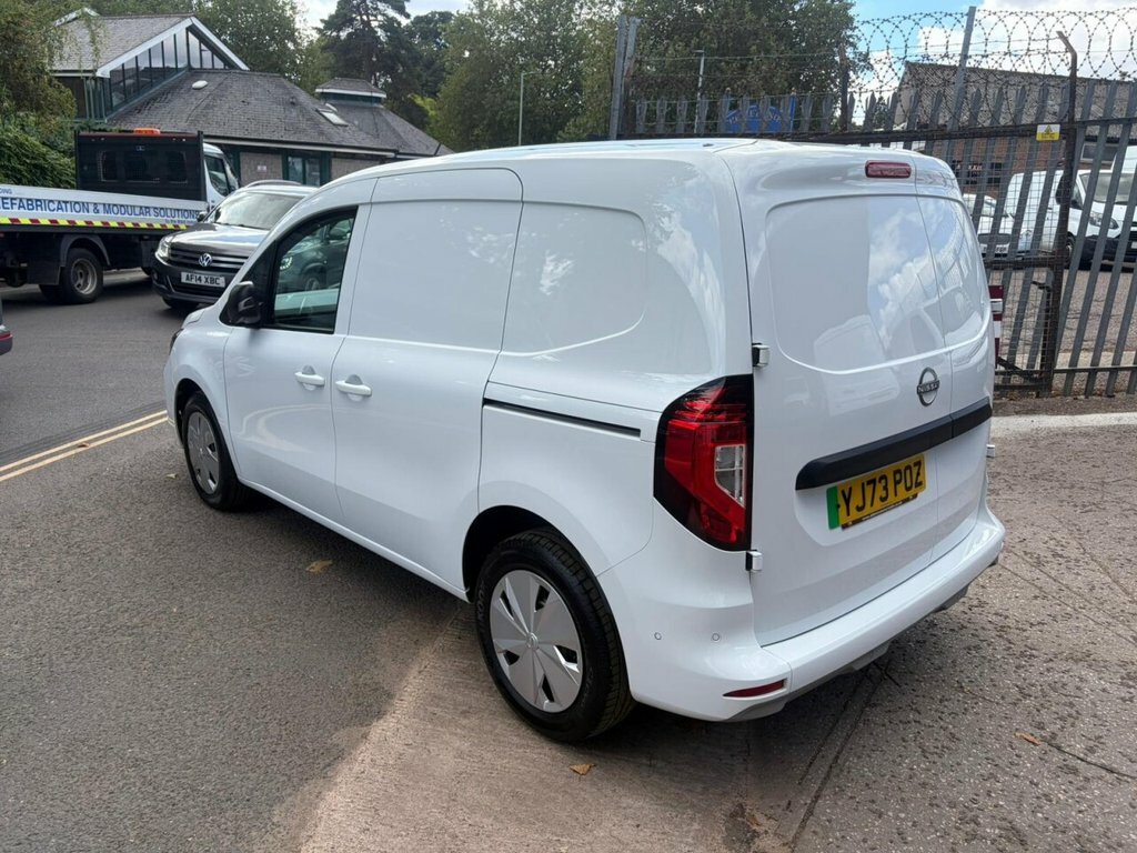 Nissan TOWNSTAR Mpv White #4