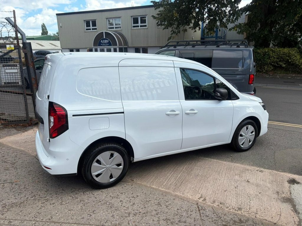 Nissan TOWNSTAR Mpv White #6