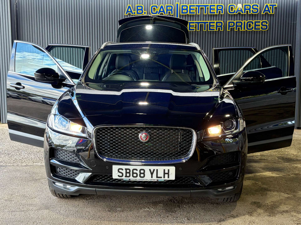 Jaguar F-Pace Prestige Black #2
