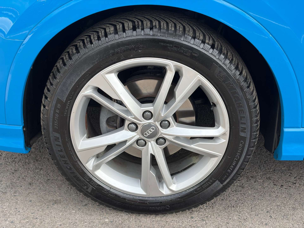 Audi Q3 1.5L Sport Cod Tfsi Black #41