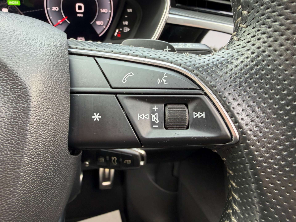 Audi Q3 1.5L Sport Cod Tfsi Black #13