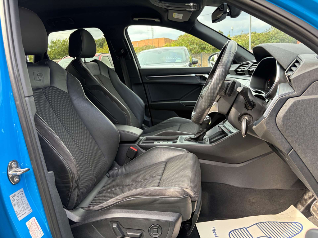 Audi Q3 Petrol  #6