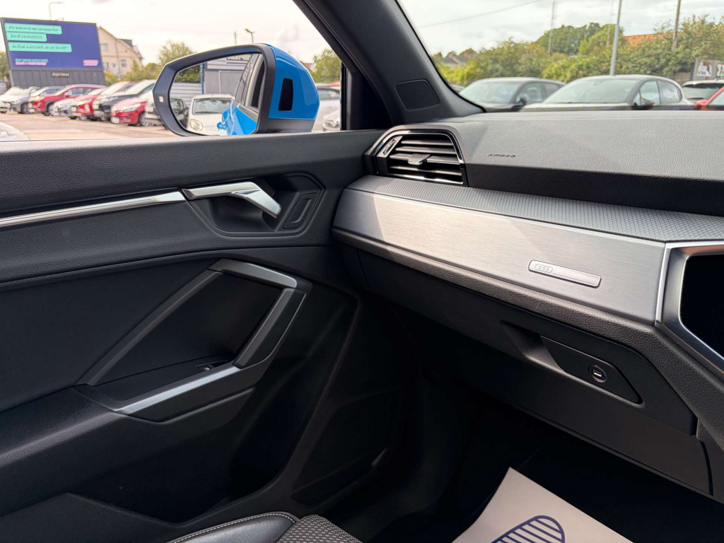 Audi Q3 1.5L Sport Cod Tfsi Black #34