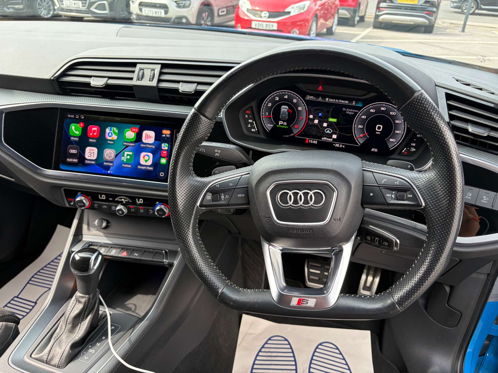Audi Q3 Petrol  #5