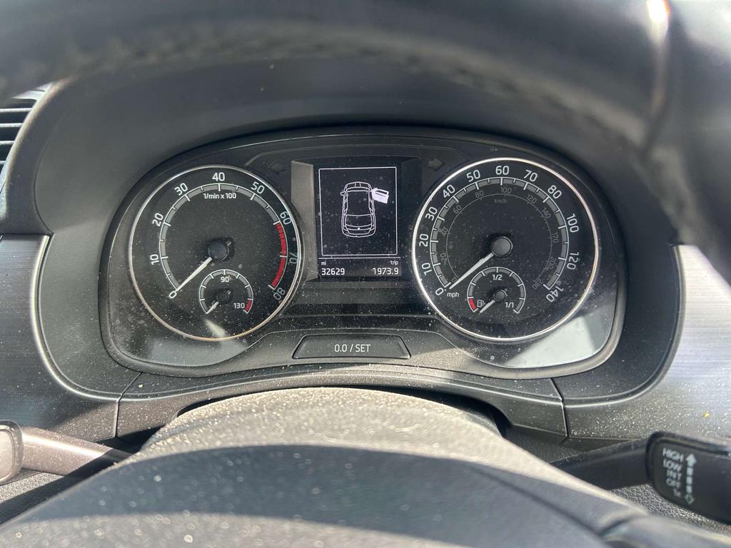 Skoda Fabia Petrol #4