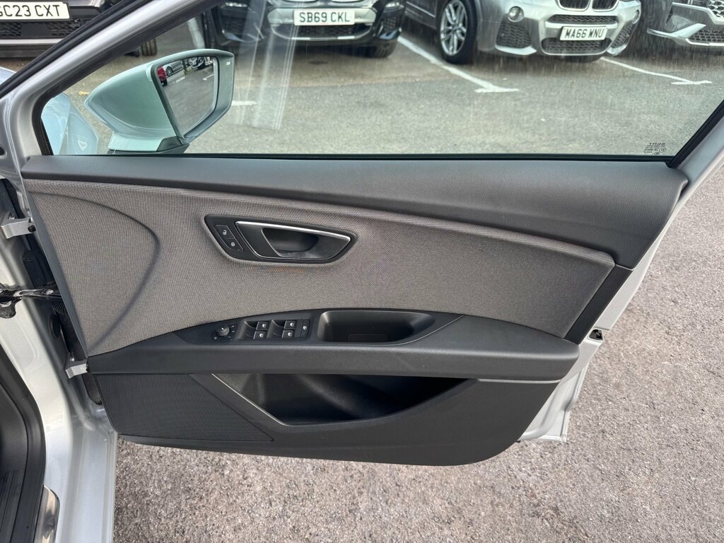 Seat Leon 1.6 Tdi Se Dynamic Technology Dsg 114 Bhp White #44