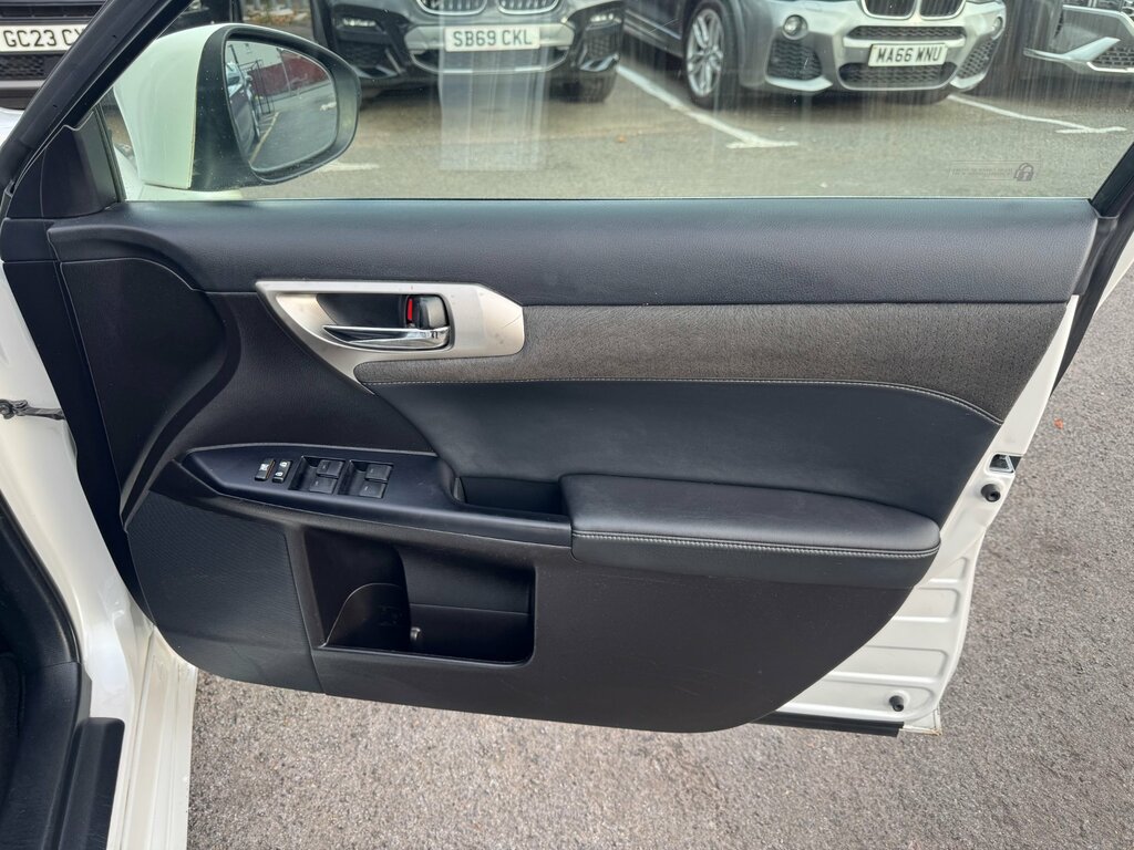 Lexus CT 200H 1.8 Advance Plus Cvt #36