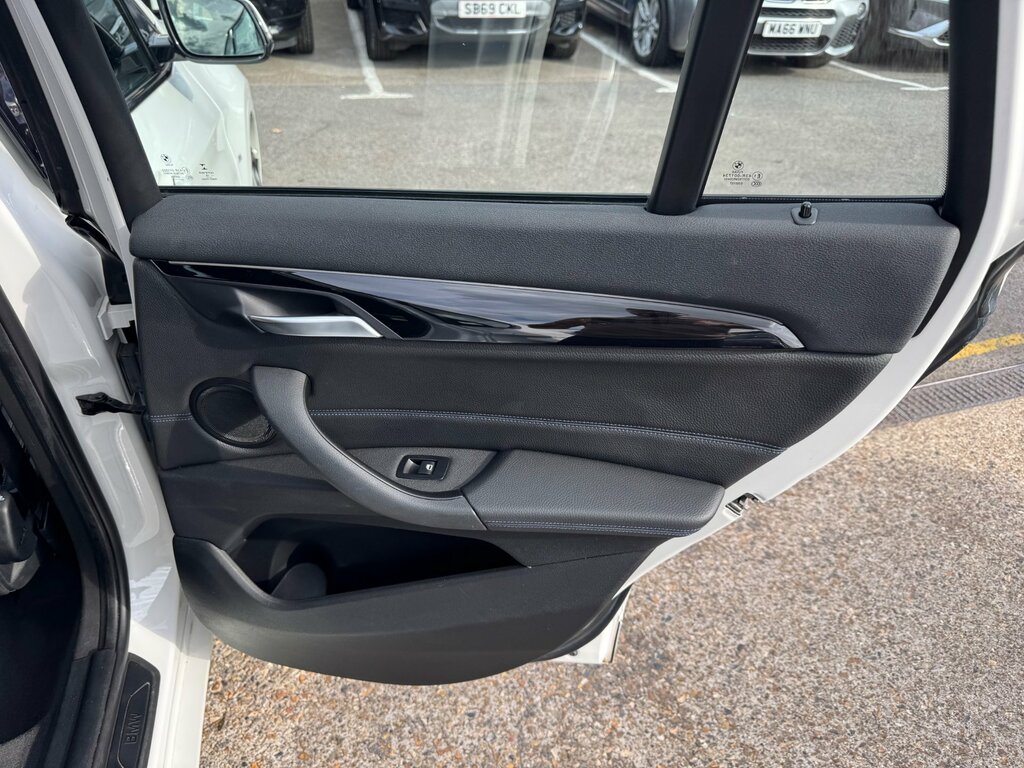 BMW X1 Sdrive18d Xline Black #41
