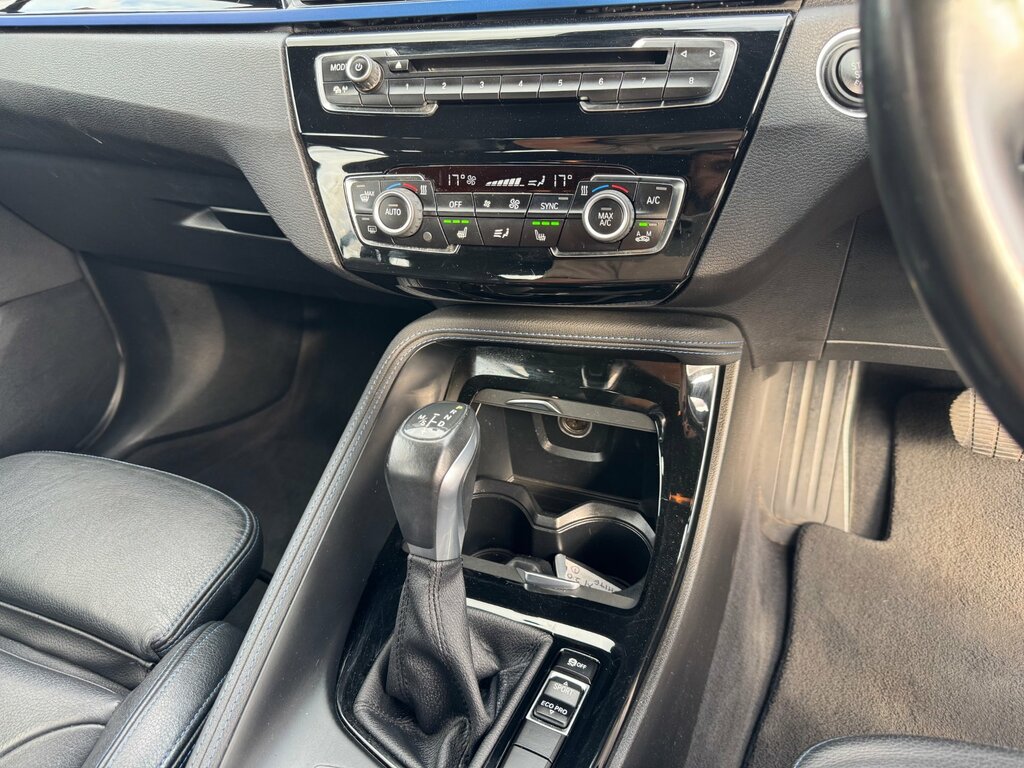 BMW X1 Sdrive18d Xline Black #24