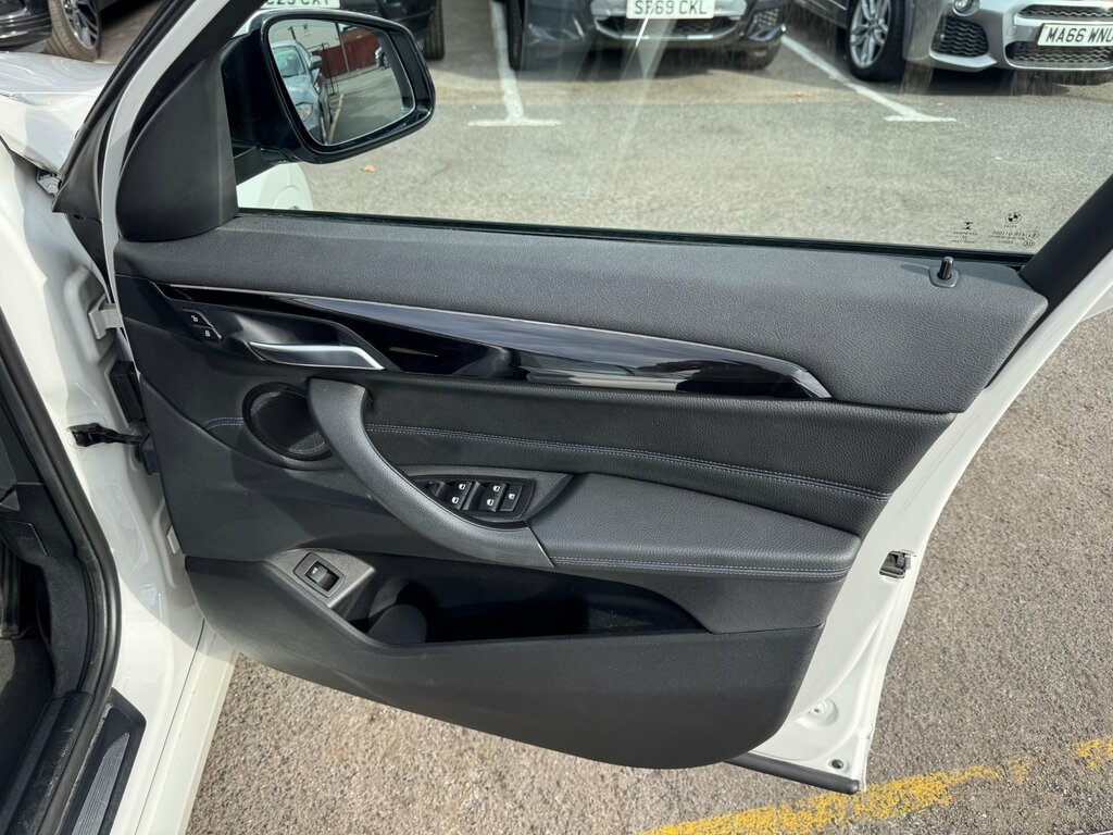 BMW X1 Sdrive18d Xline Black #42