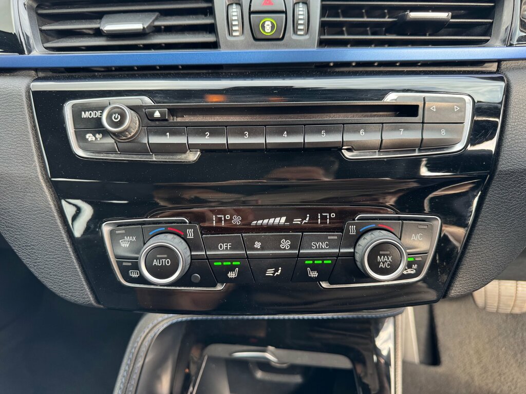 BMW X1 Sdrive18d Xline Black #25