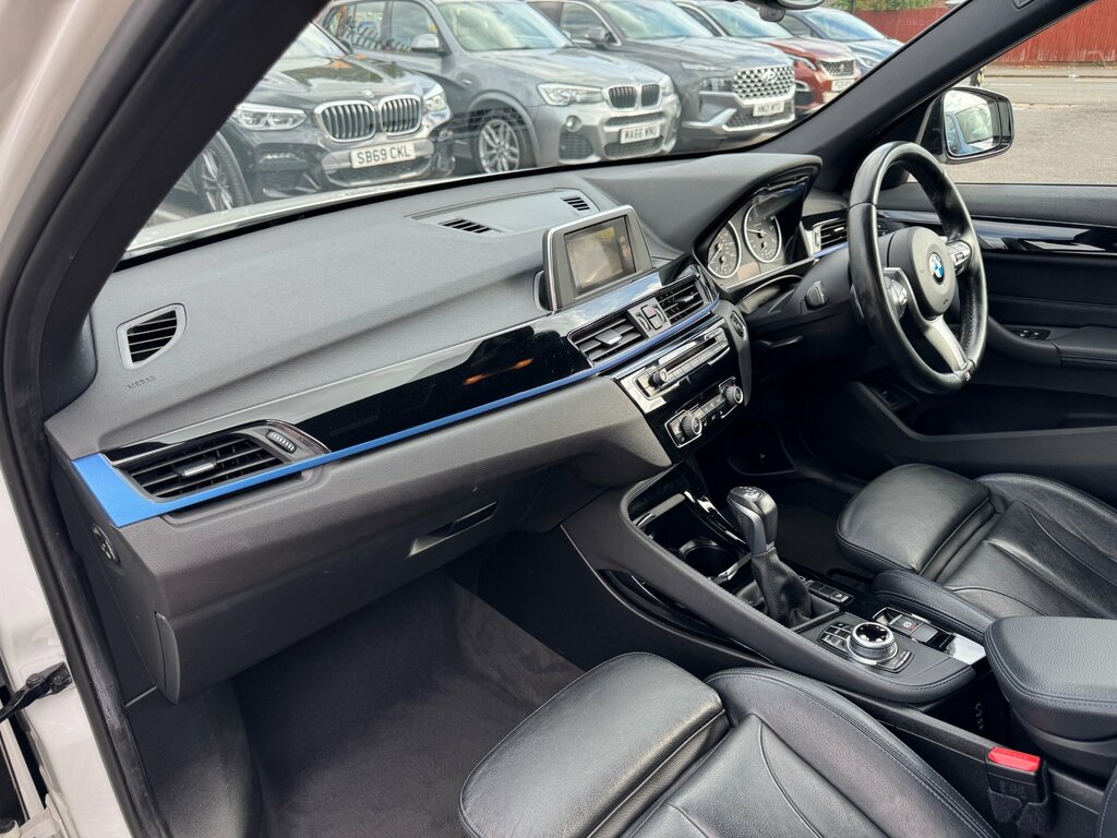 BMW X1 Sdrive18d Xline Black #35