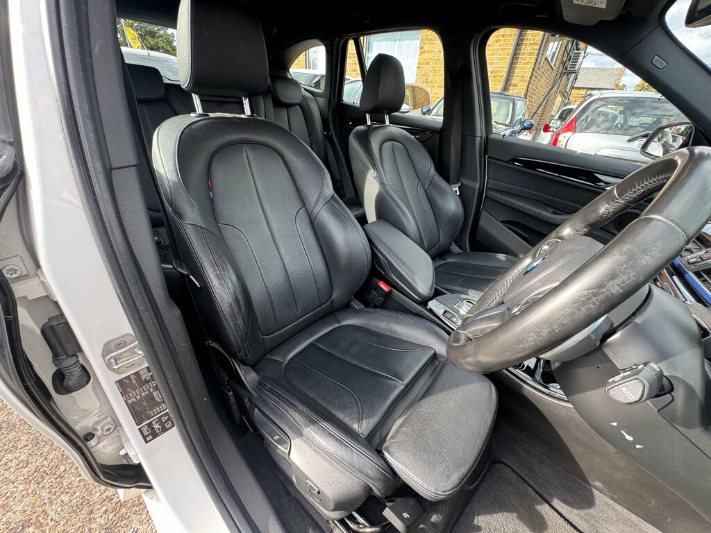 BMW X1 Sdrive18d Xline Black #18
