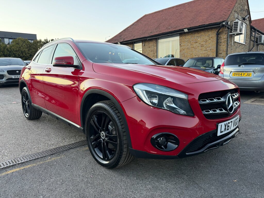 Mercedes-Benz GLA Class 1.6 Gla200 Sport Executive Suv 7G-dct Red #4