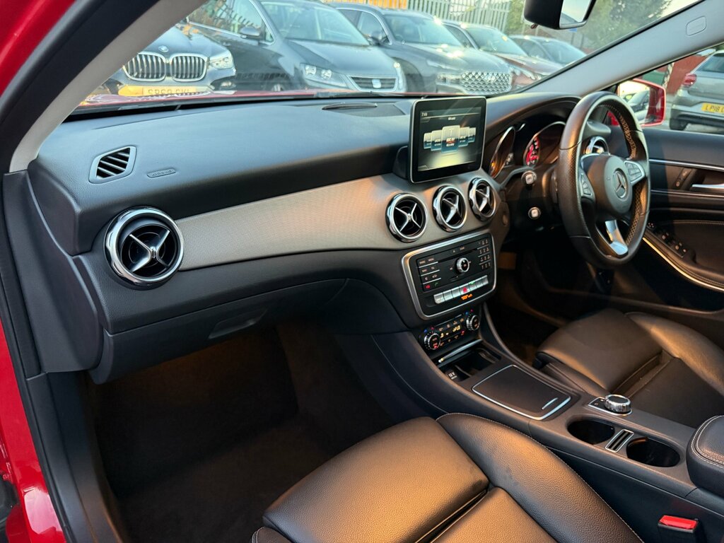 Mercedes-Benz GLA Class Amg Line Black #45