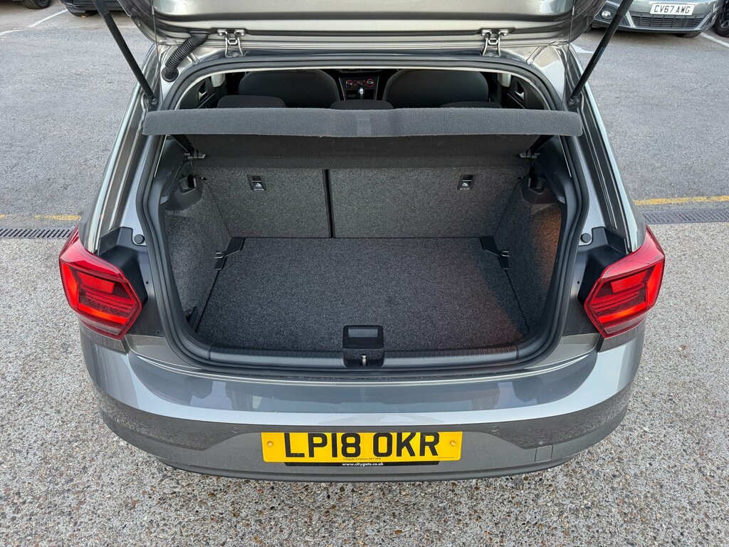 Volkswagen Polo Se White #48