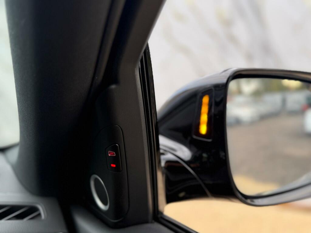 Audi SQ5 Plus Black #6