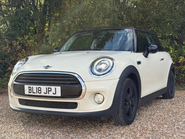 Mini Hatch Cooper Hatchback White