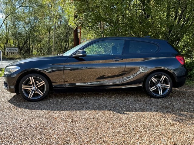BMW 1 Series 118I Sport Hatchback Black #2