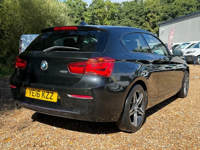 BMW 1 Series 118I Sport Hatchback Black #5