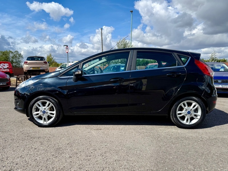 Ford Fiesta Zetec Black #6