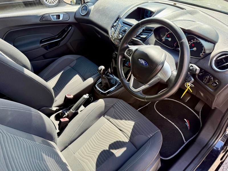 Ford Fiesta Zetec Black #2