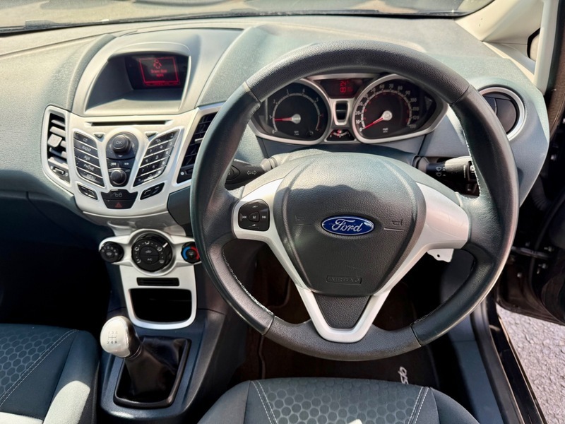 Ford Fiesta Zetec Black #2