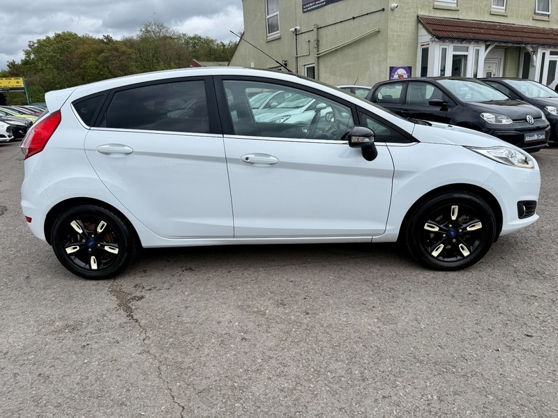 Ford Fiesta Zetec White Edition Autumn White #4