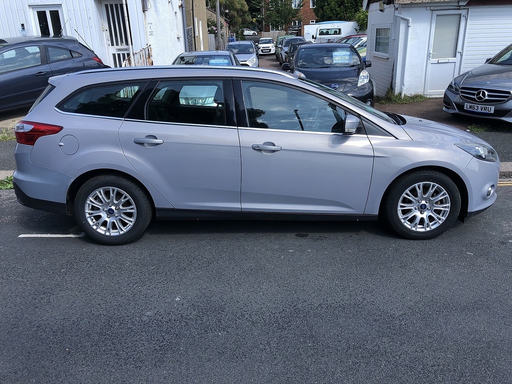 Ford Focus Titanium Silver #2