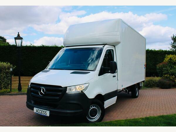 Mercedes-Benz Sprinter Luton 315 Luton Big Tail Lift Rwd L3 Euro 6 White