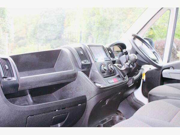 Peugeot Boxer Panel Van 2.2 Bluehdi 435 Professional Premium L White #4