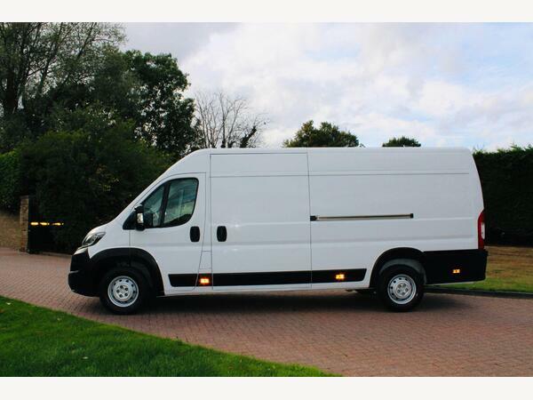 Peugeot Boxer Panel Van 2.2 Bluehdi 435 Professional Premium L White #2