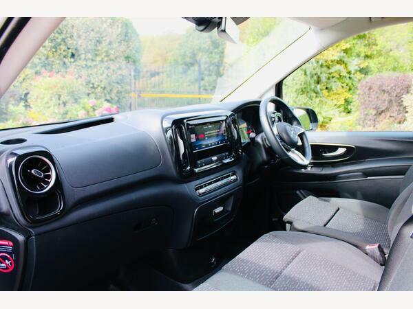 Mercedes-Benz Vito Combi Van 2.0 119 Cdi Select Crew Van G-tronic Rwd Black #3