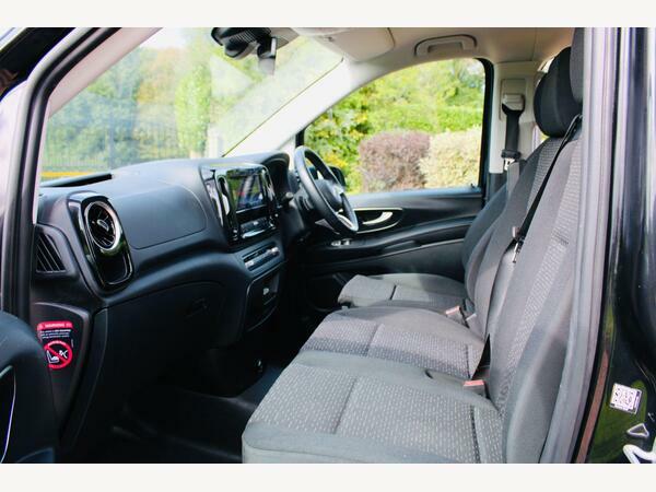 Mercedes-Benz Vito Combi Van 2.0 119 Cdi Select Crew Van G-tronic Rwd Black #2