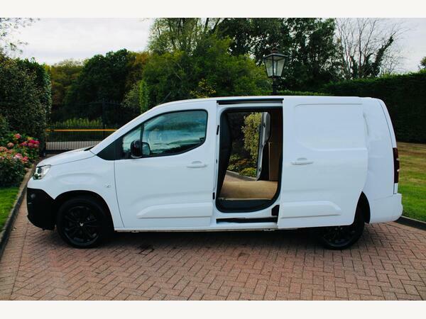 Citroen Berlingo Panel Van 1.5 Bluehdi 950Driver Edition XL Eat8 L White #3