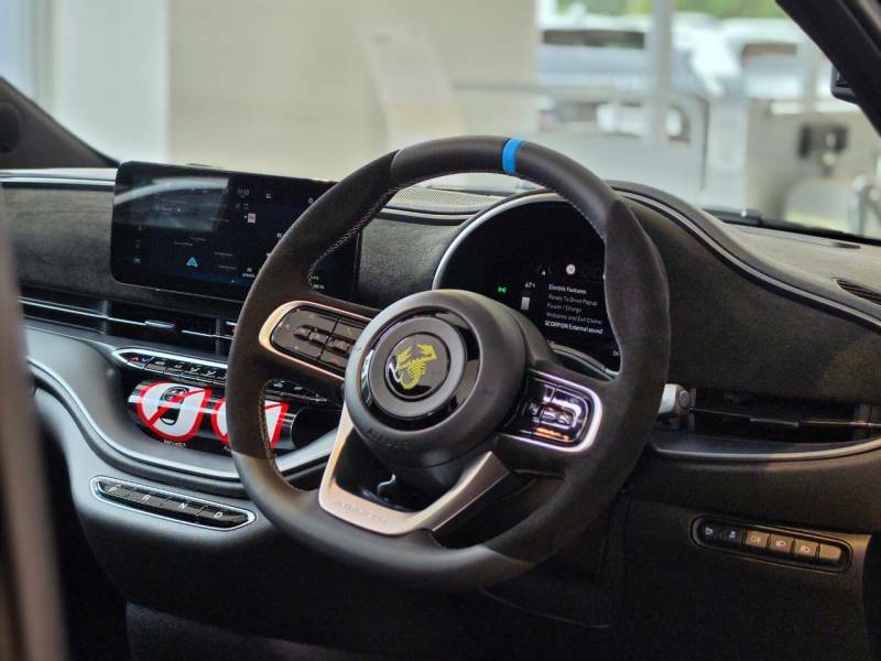 Abarth 500 42Kwh 155 Turismo Black #3
