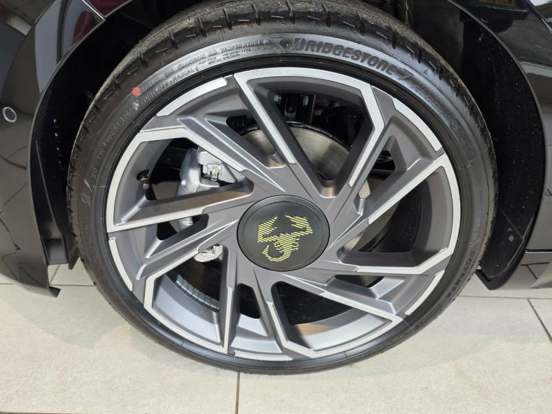 Abarth 500 114Kw 42.2Kwh Red #8