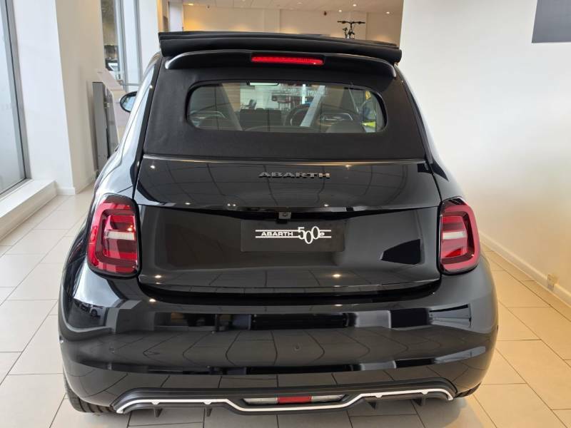 Abarth 500 114Kw 42.2Kwh Red #11