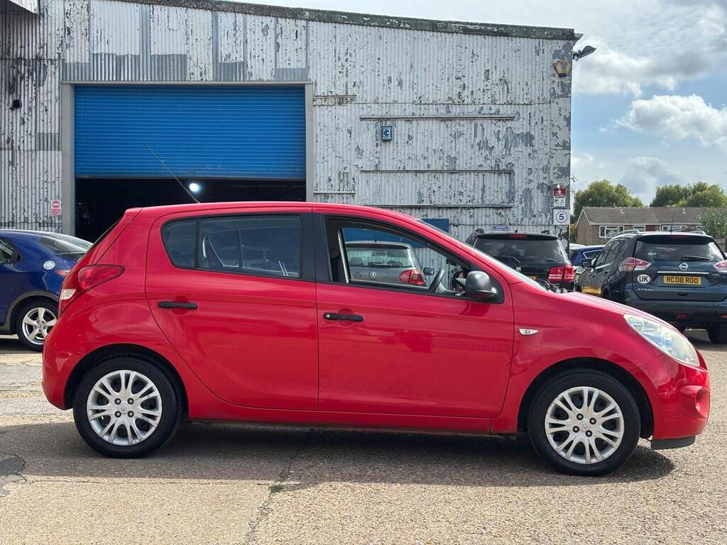 Hyundai I20 Hatchback Red #8