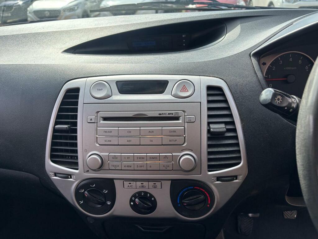 Hyundai I20 Hatchback Red #17
