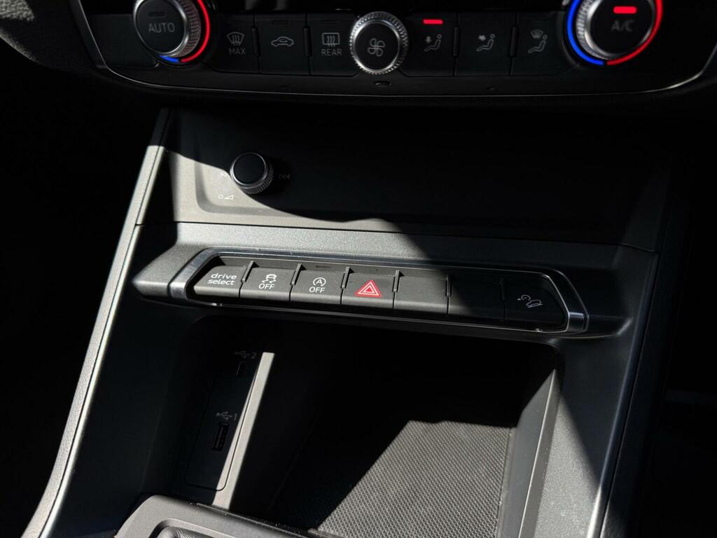 Audi Q3 35 Tdi Sport S Tronic White #25