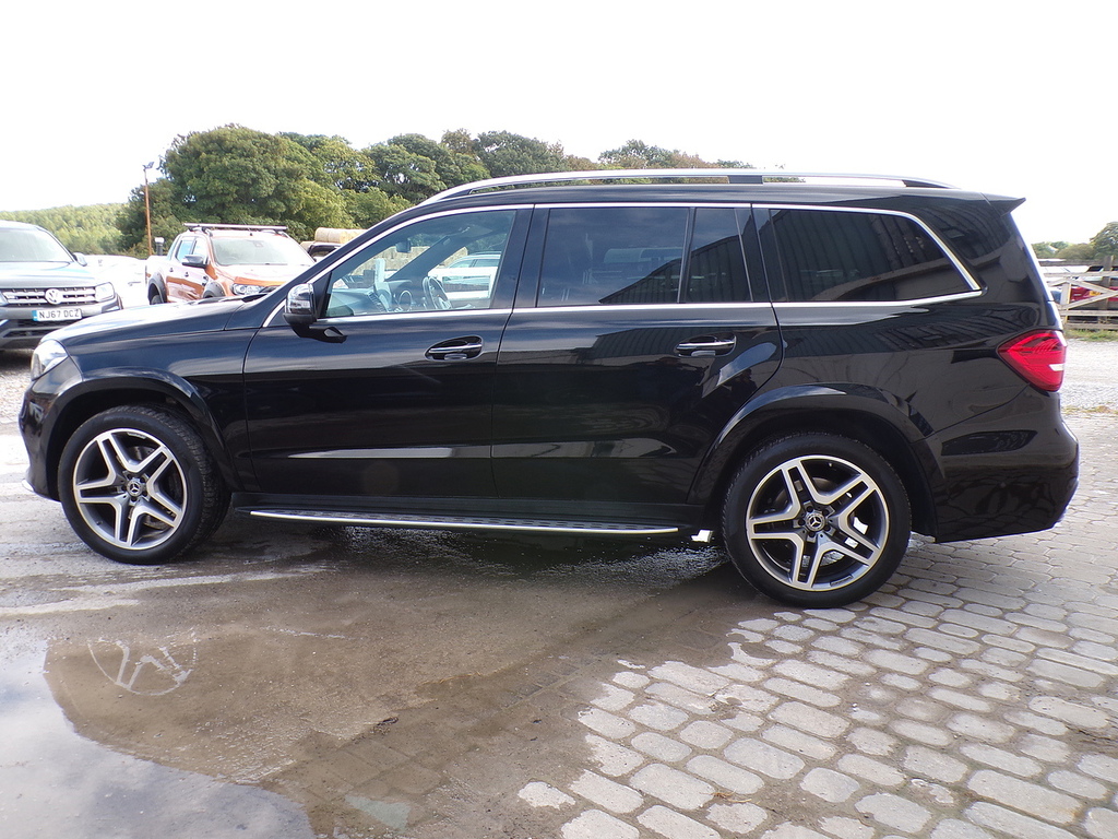 Mercedes-Benz GLS Class Gls350d V6 Amg Line Black #6