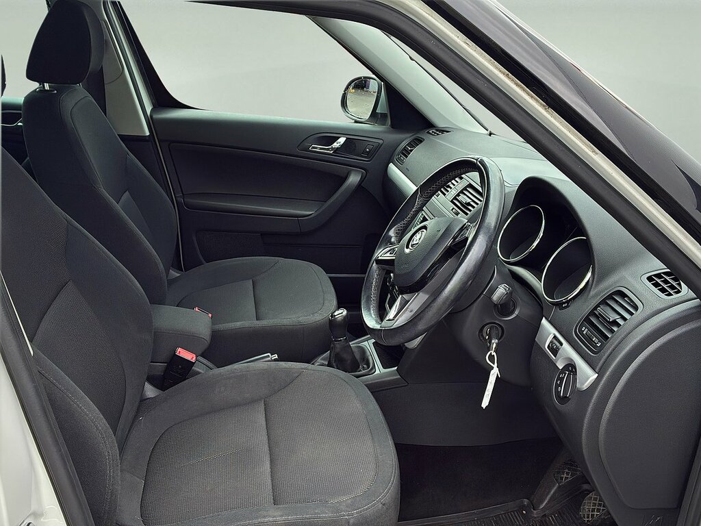 Skoda Yeti Tdi Se White #4