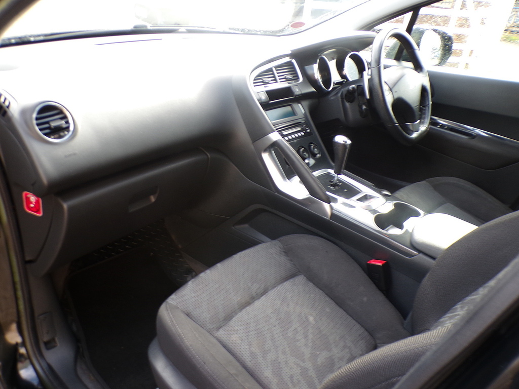 Peugeot 3008 Active Hdi Black #16