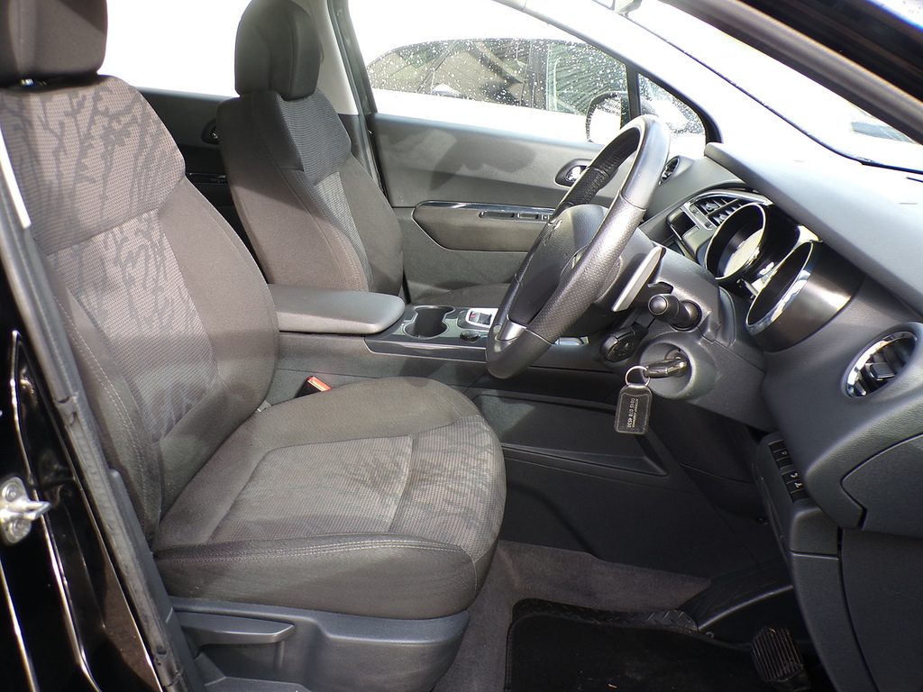 Peugeot 3008 Active Hdi Black #14