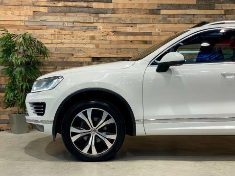 Volkswagen Touareg 3.0 Touareg V6 White #6