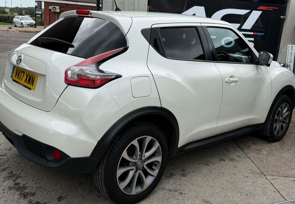 Nissan Juke Hatchback Black #7