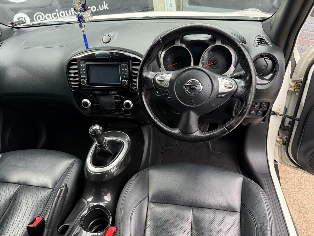 Nissan Juke Hatchback Black #14